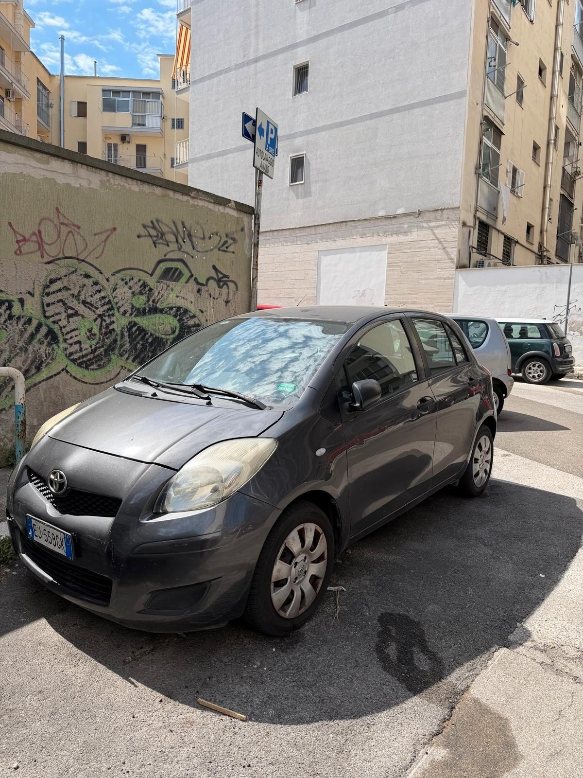 Toyota Yaris 1.0 benzina