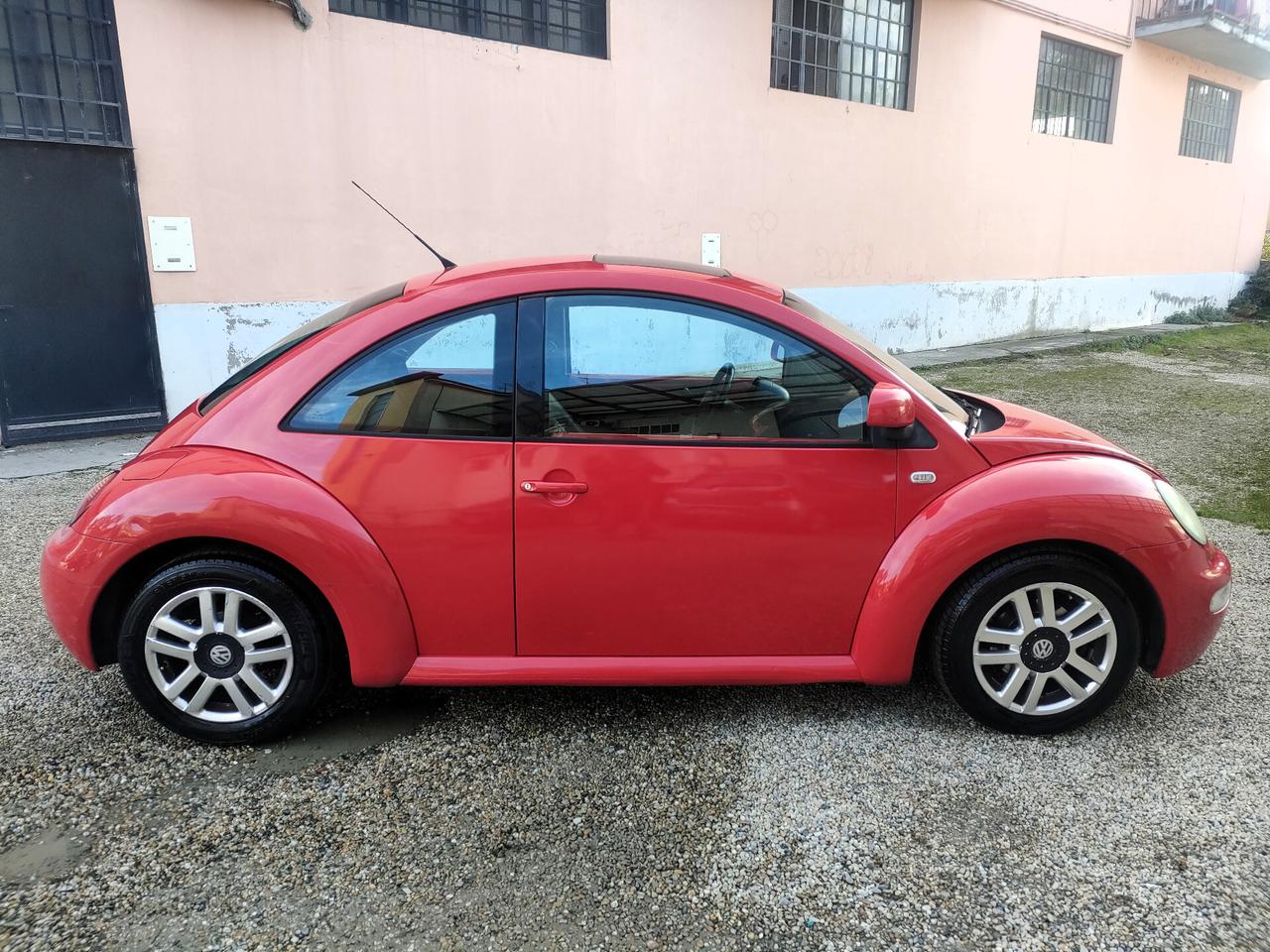 Volkswagen New Beetle 2.0 GPL pelle e tettuccio