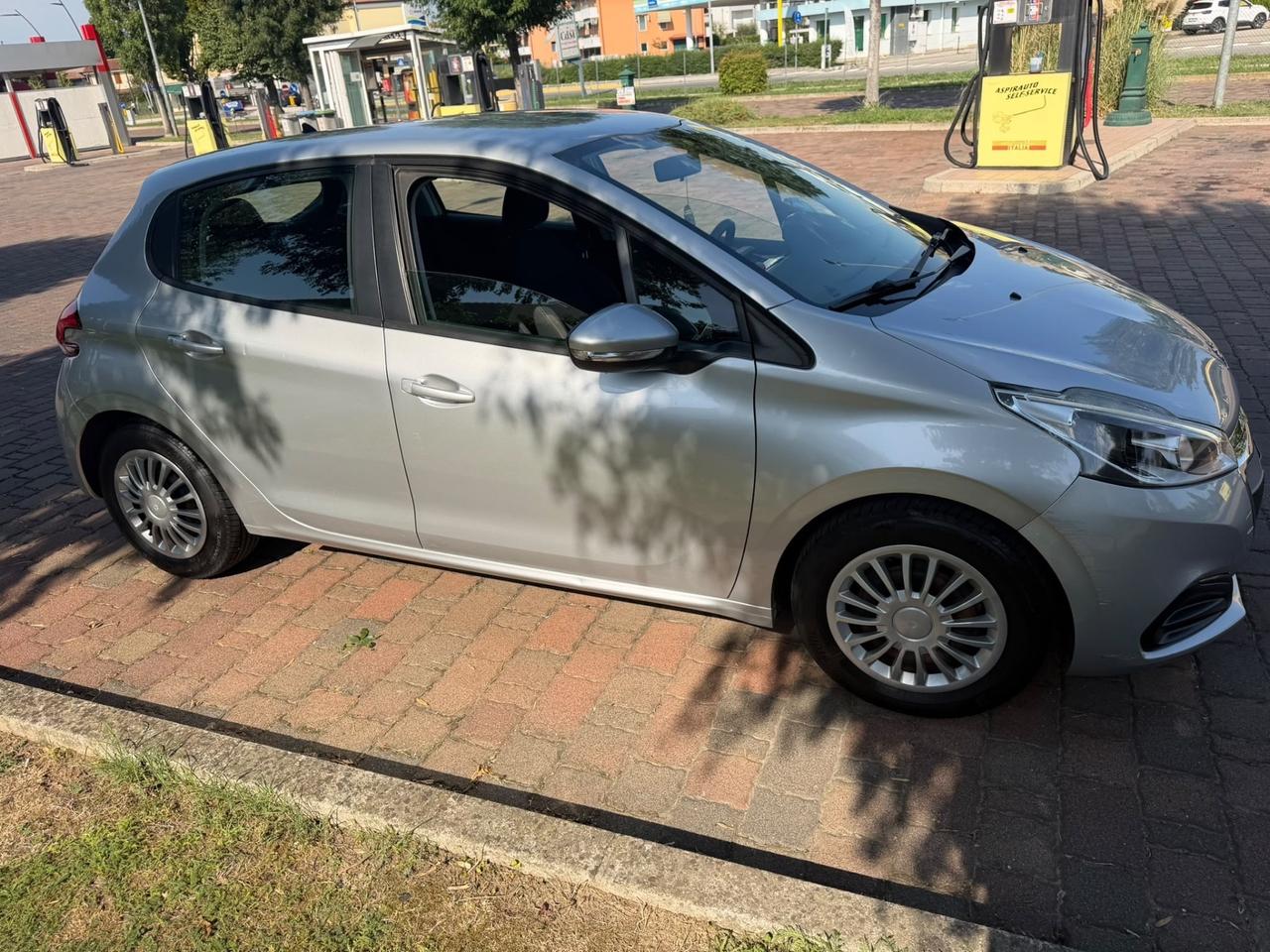 Peugeot 208 BlueHDi 75 5 porte Allure