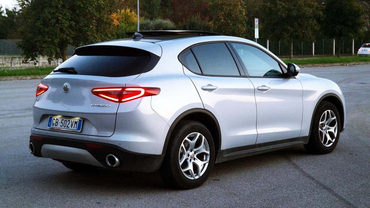 Alfa Romeo Stelvio 2.2 Turbodiesel 190 CV AT8 Q4