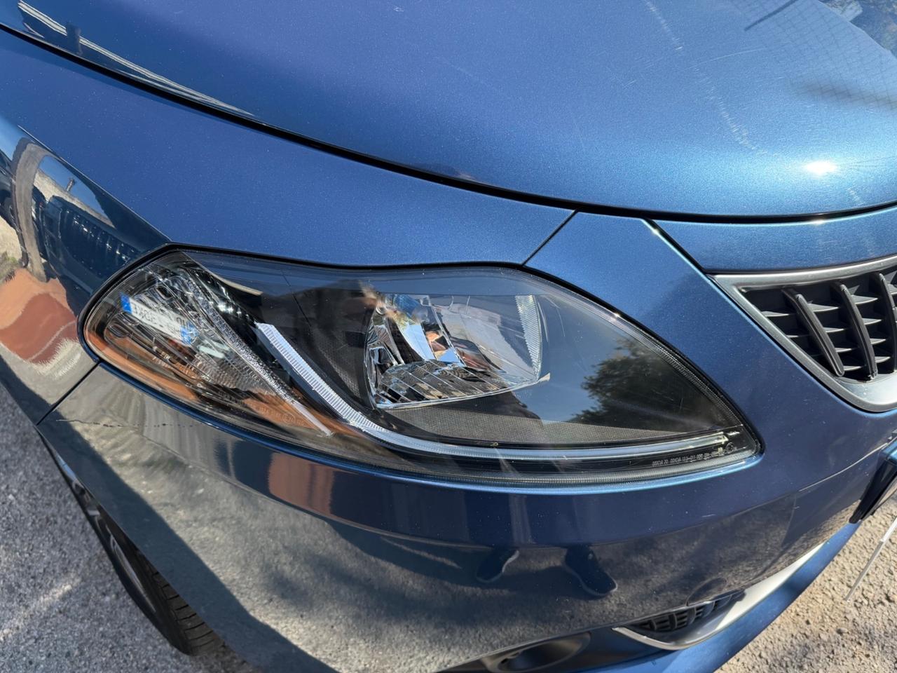 Lancia Ypsilon 1.0 FireFly 5 porte S&S Hybrid Ecochic Silver