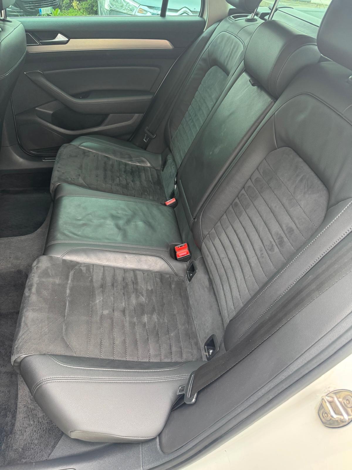 Volkswagen Passat Variant 2.0 TDI DSG Executive BlueMotion Tech.