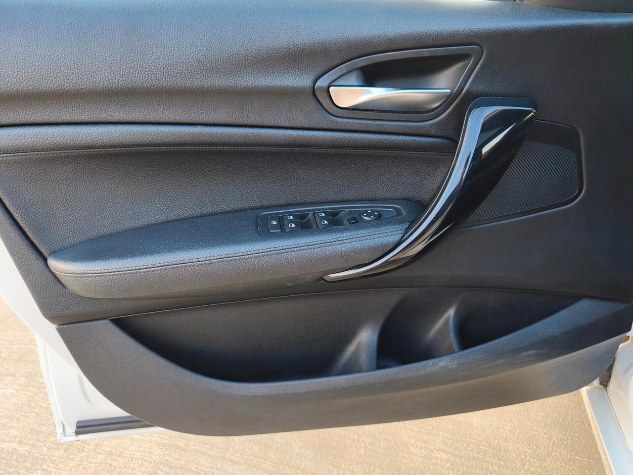 Bmw 118 118d 5p. Urban