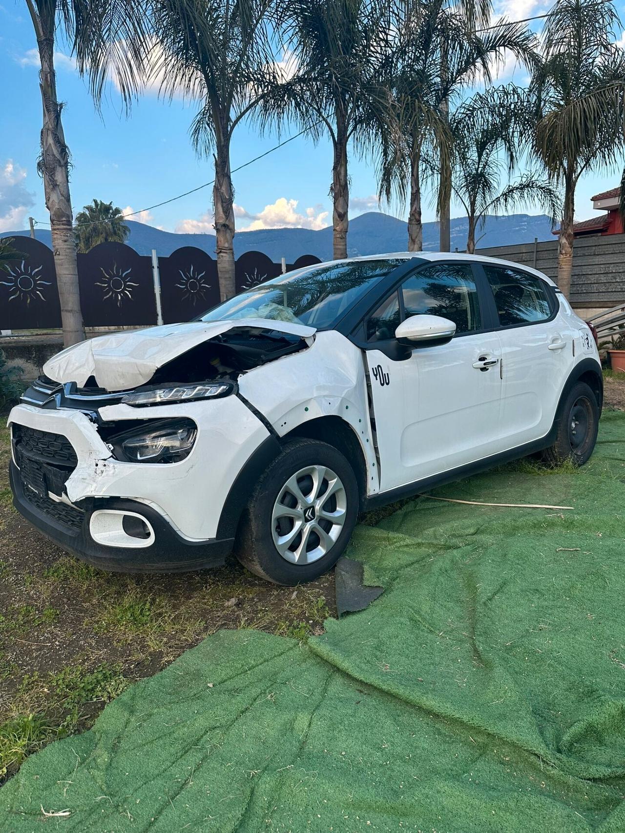 Citroen C3 2023 PureTech Shine - SINISTRATA -
