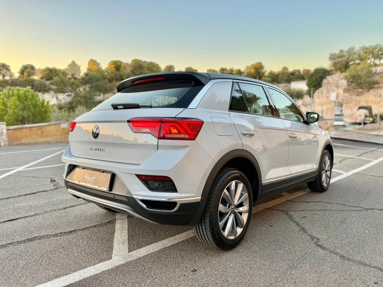 Volkswagen T-Roc/1.0 TSI 110 CV/CAR PLAY/CERCHI 17"/NEOPATENTATI