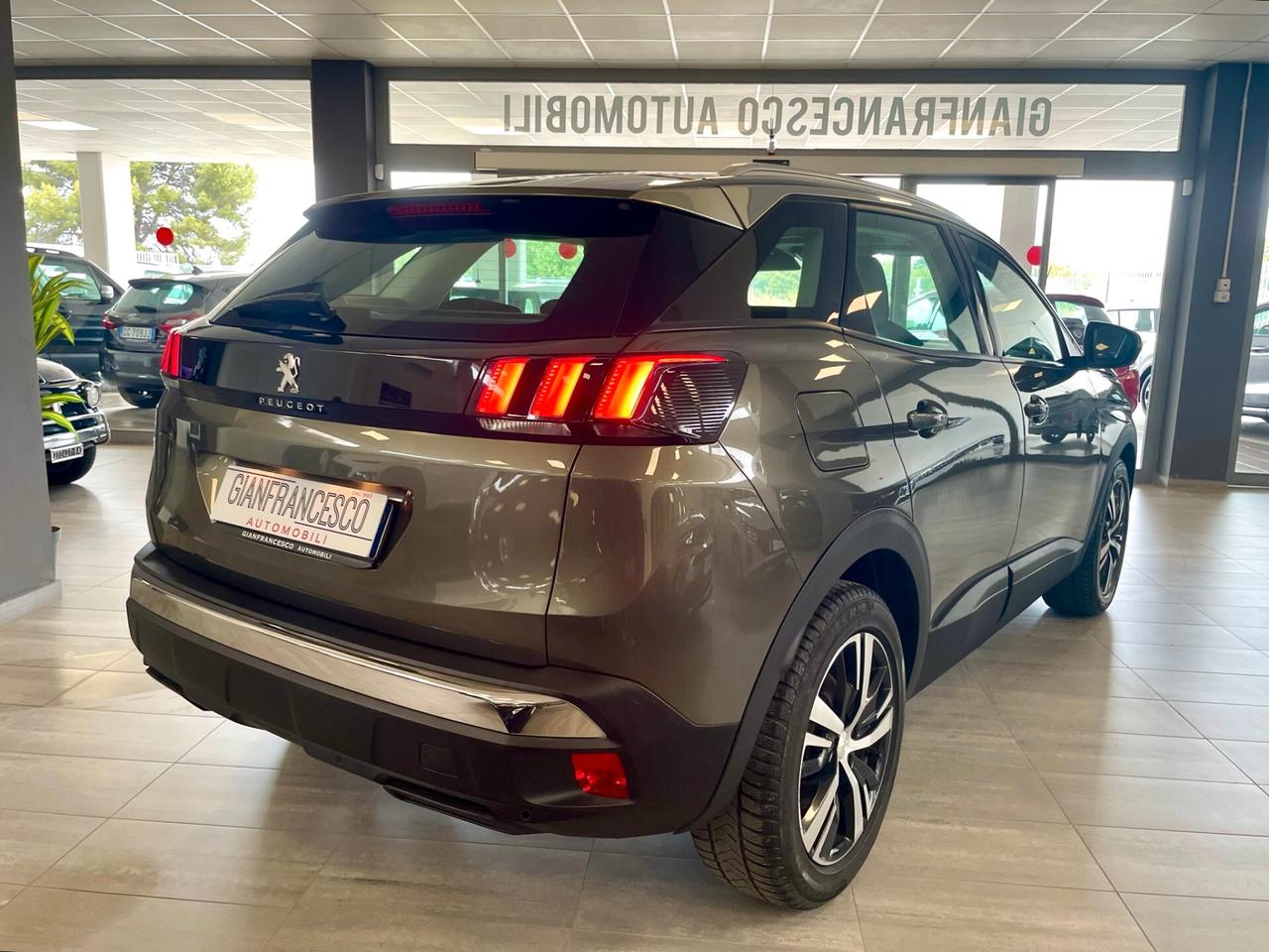 Peugeot 3008 BlueHDi 130cv EAT8 Business