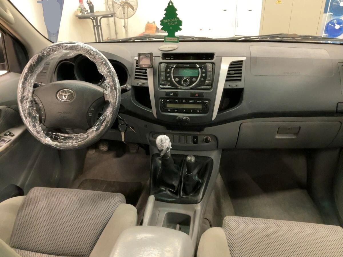 Toyota Hilux 3.0 D-4D 4WD 4p. Doub. Cab SR+