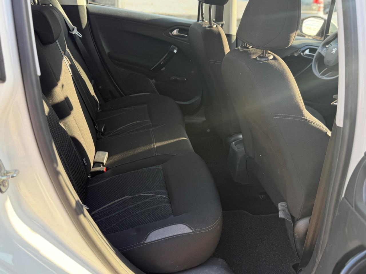 Peugeot 208 1.4 HDi 68 CV 5 porte Allure NEOPATENTATI OK