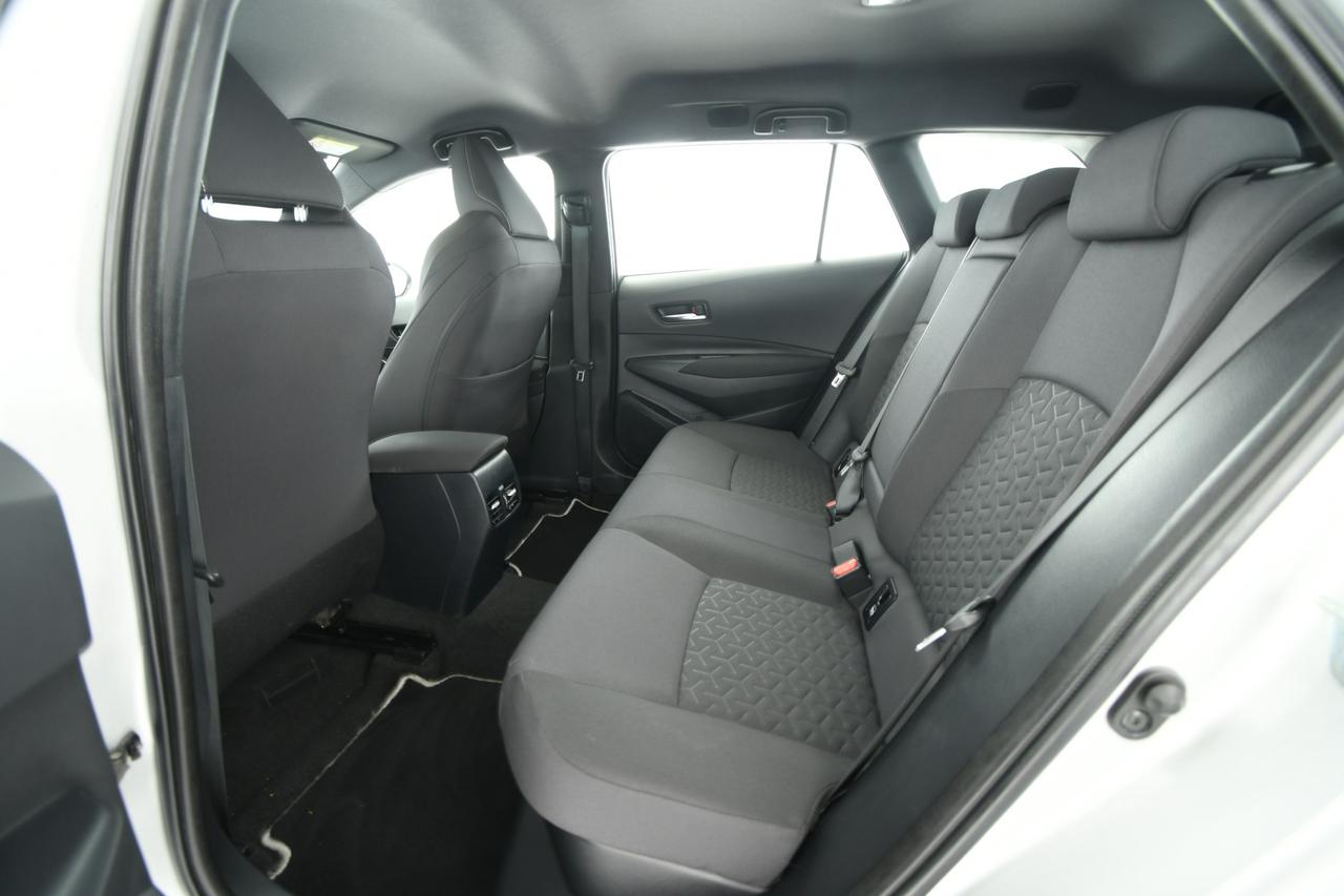 TOYOTA Corolla Touring Sports 1.8h Business cvt CAMERA+ACC+APP CONNECT