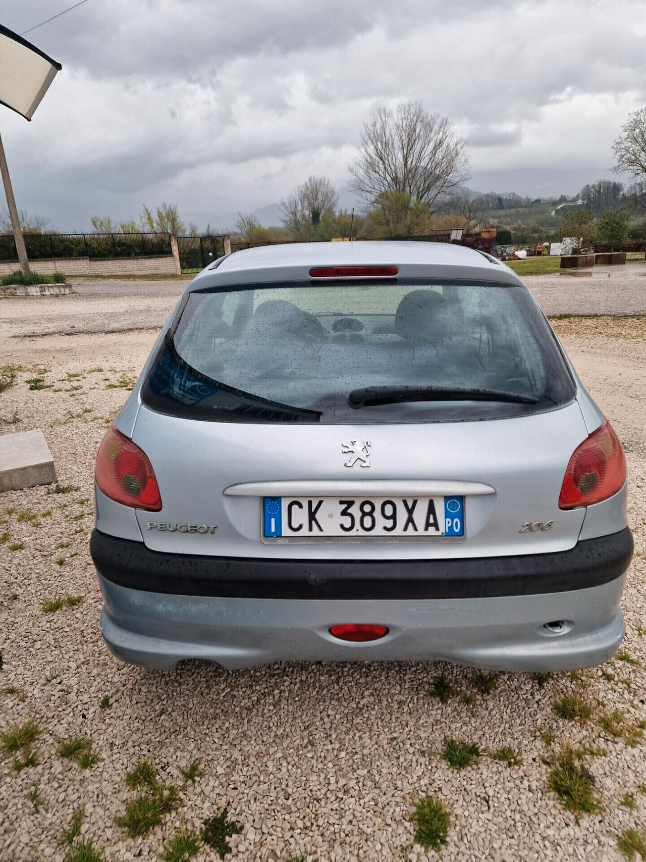 Peugeot 206 1.1 3p. XT
