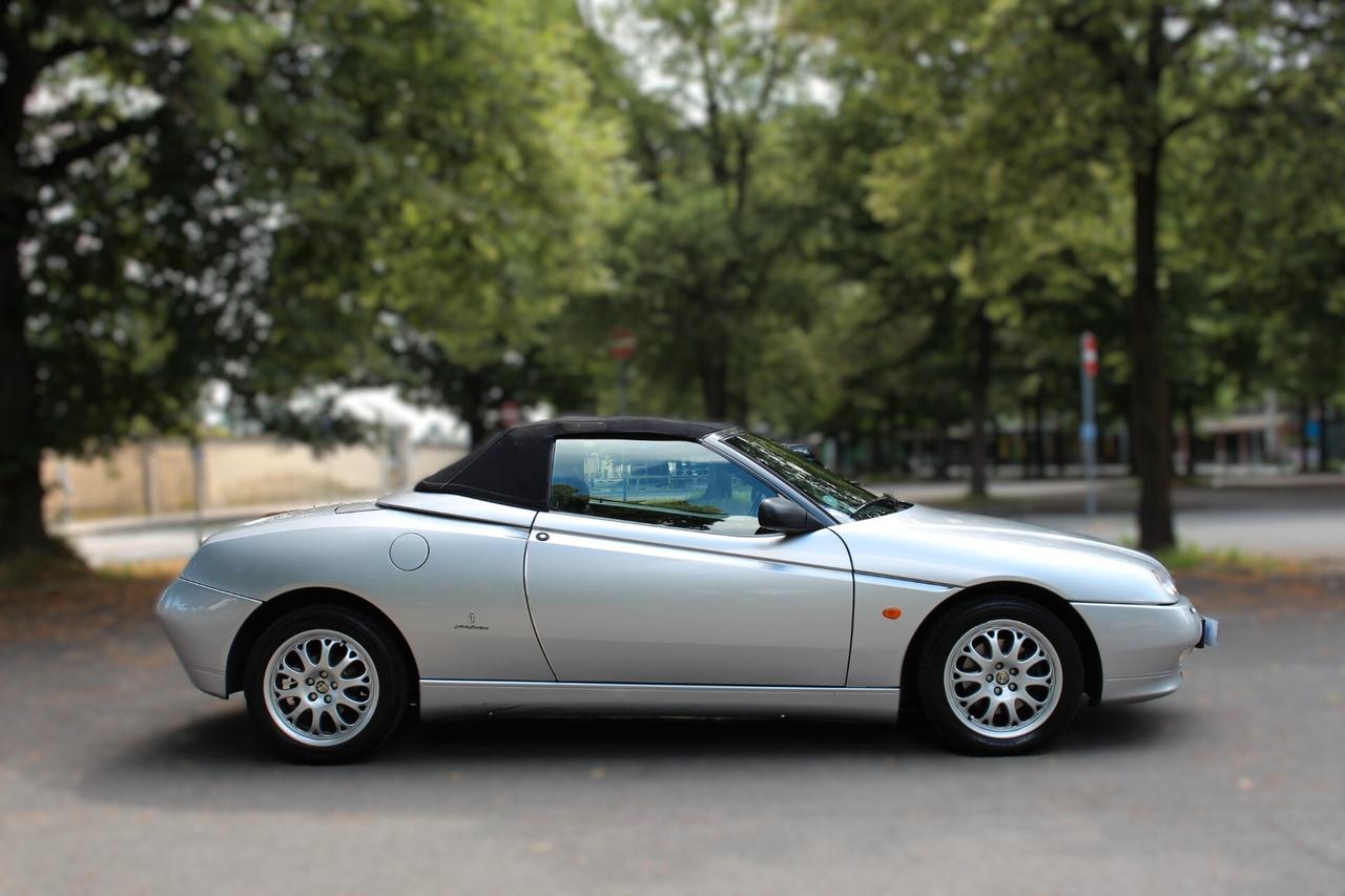 Alfa Romeo GTV Spider 2.0i 16V Twin Spark cat L