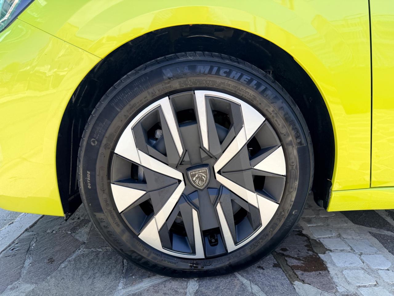 Peugeot 208 PureTech 100 Stop&Start 5 porte Active