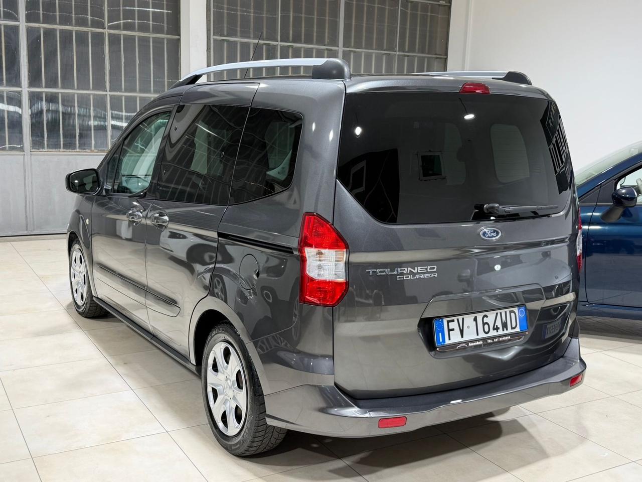 Ford Tourneo Courier 1.5 TDCI 75 CV Sport 5 Posti