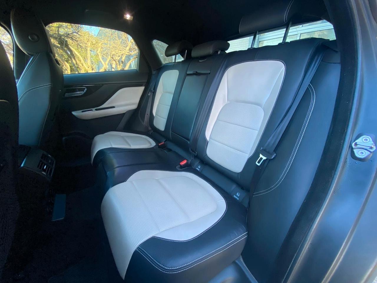 Jaguar F-Pace 2.0 D 180 CV AWD aut. R-Sport