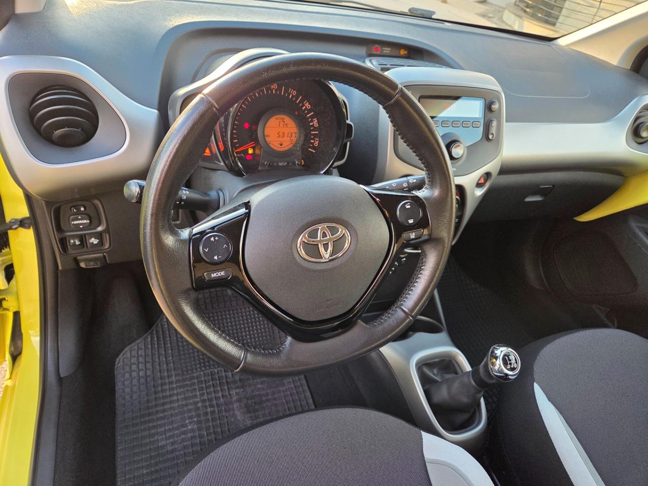 Toyota Aygo 1.0 VVT-i 69 CV 3 porte x-cool TSS