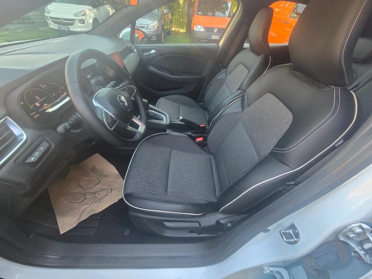 Renault Clio 1.6Hybrid E-Tech 145cv neop ok-2023