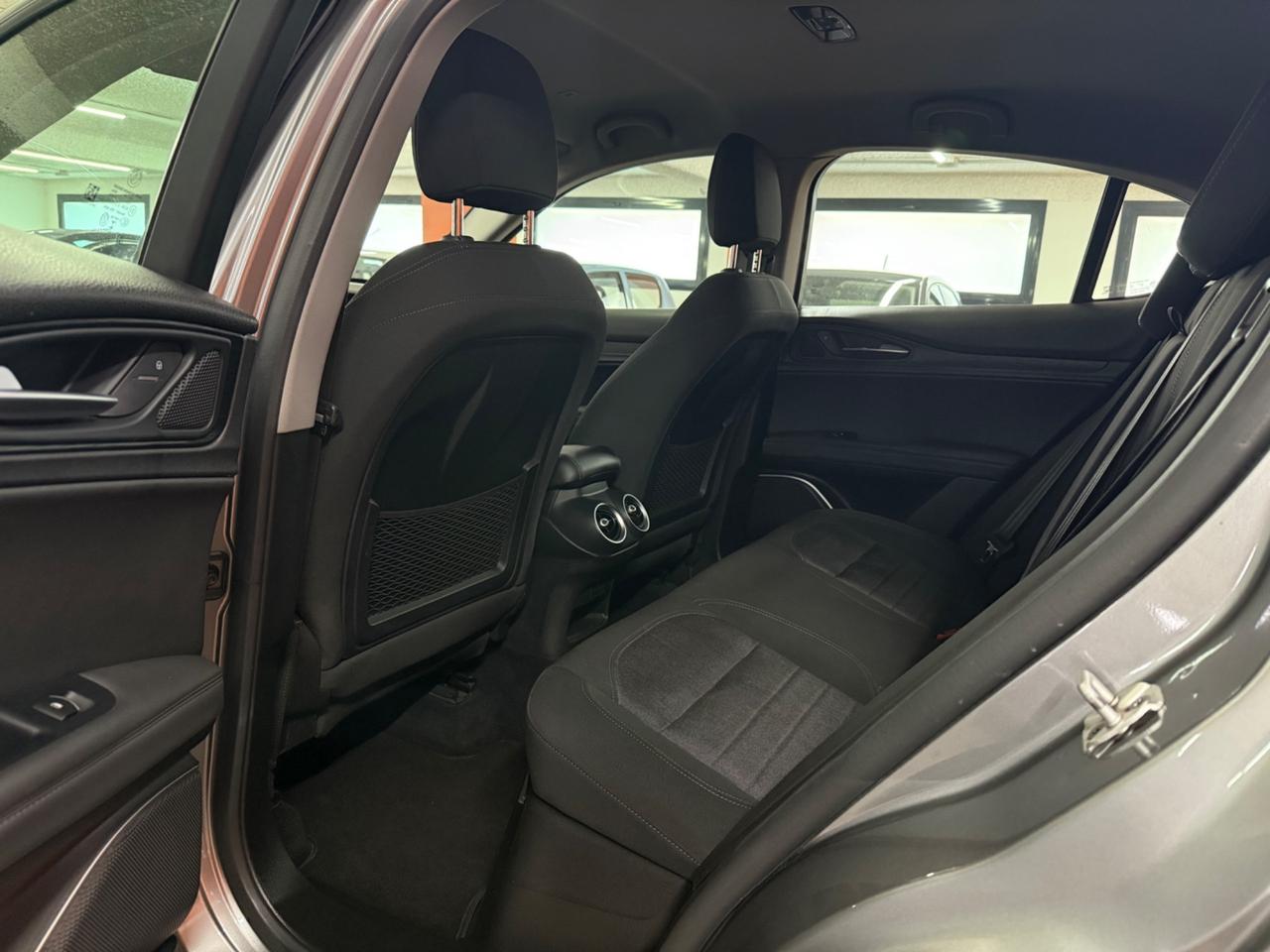 Alfa Romeo Stelvio 2.2 Turbodiesel 160 CV AT8 RWD Business