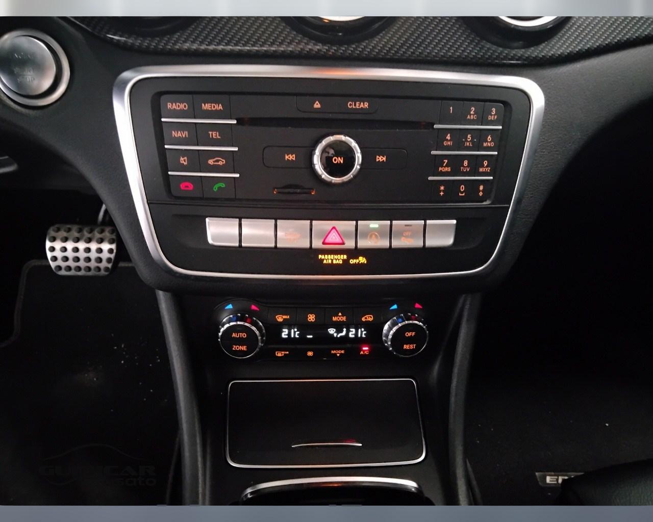 Mercedes-Benz GLA-X156 2017 - GLA 200 d Night Edition auto
