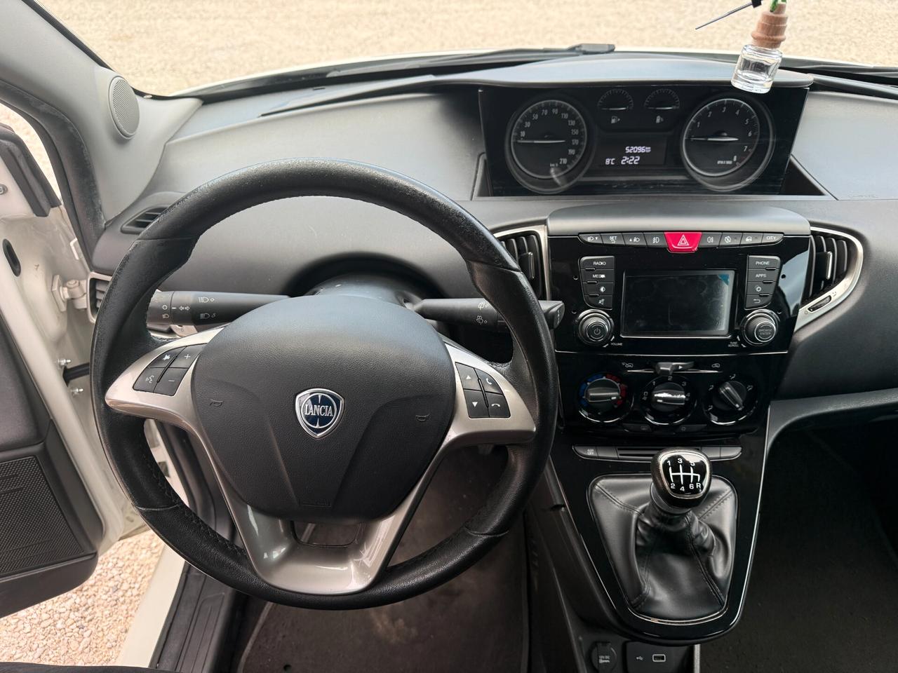 Lancia Ypsilon 1.0 FireFly Hybrid Ecochic Gold 50.000 KM