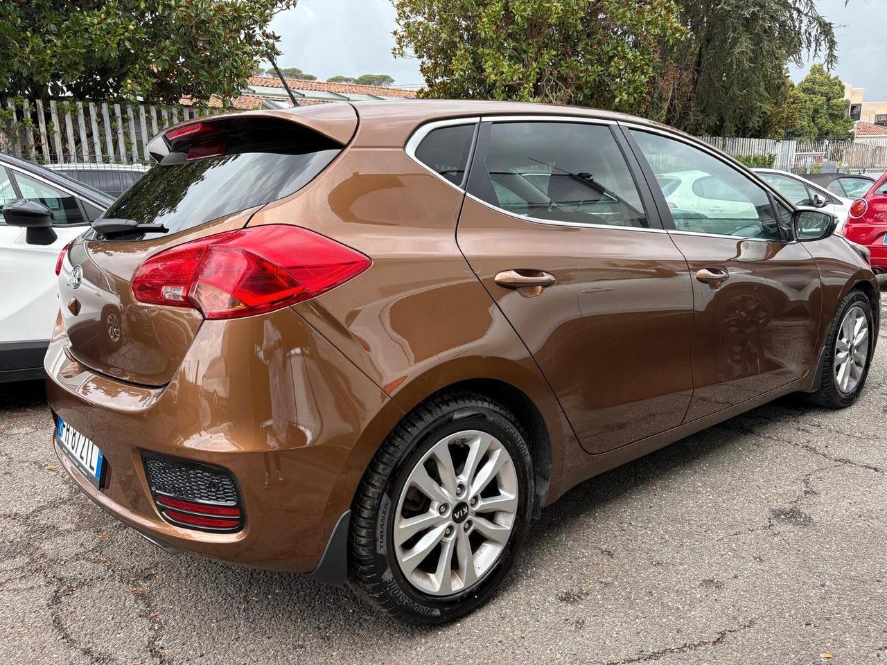 Kia Ceed cee'd 1.6 GDI 5 porte Cool automatica