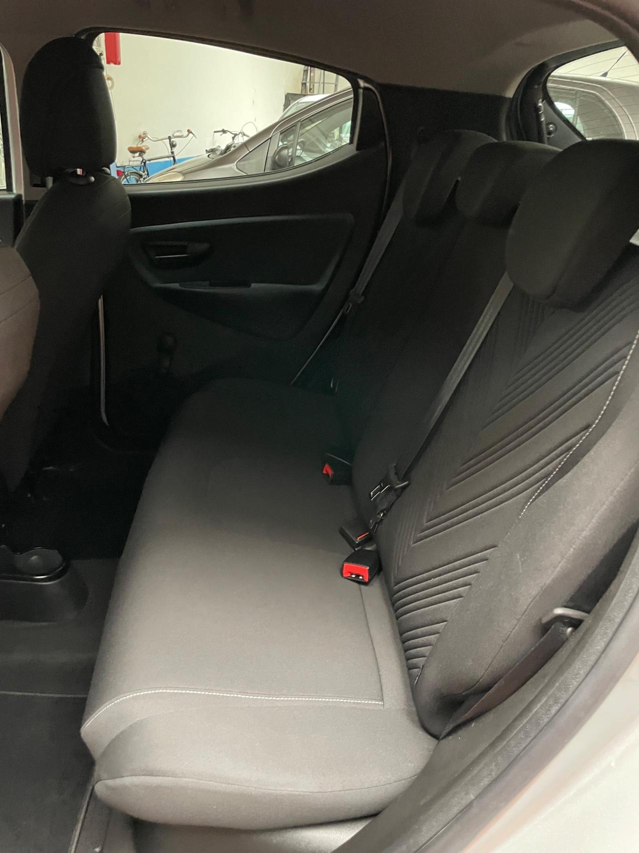 Lancia Ypsilon 1.0 Hybrid Neopatentati Euro 6