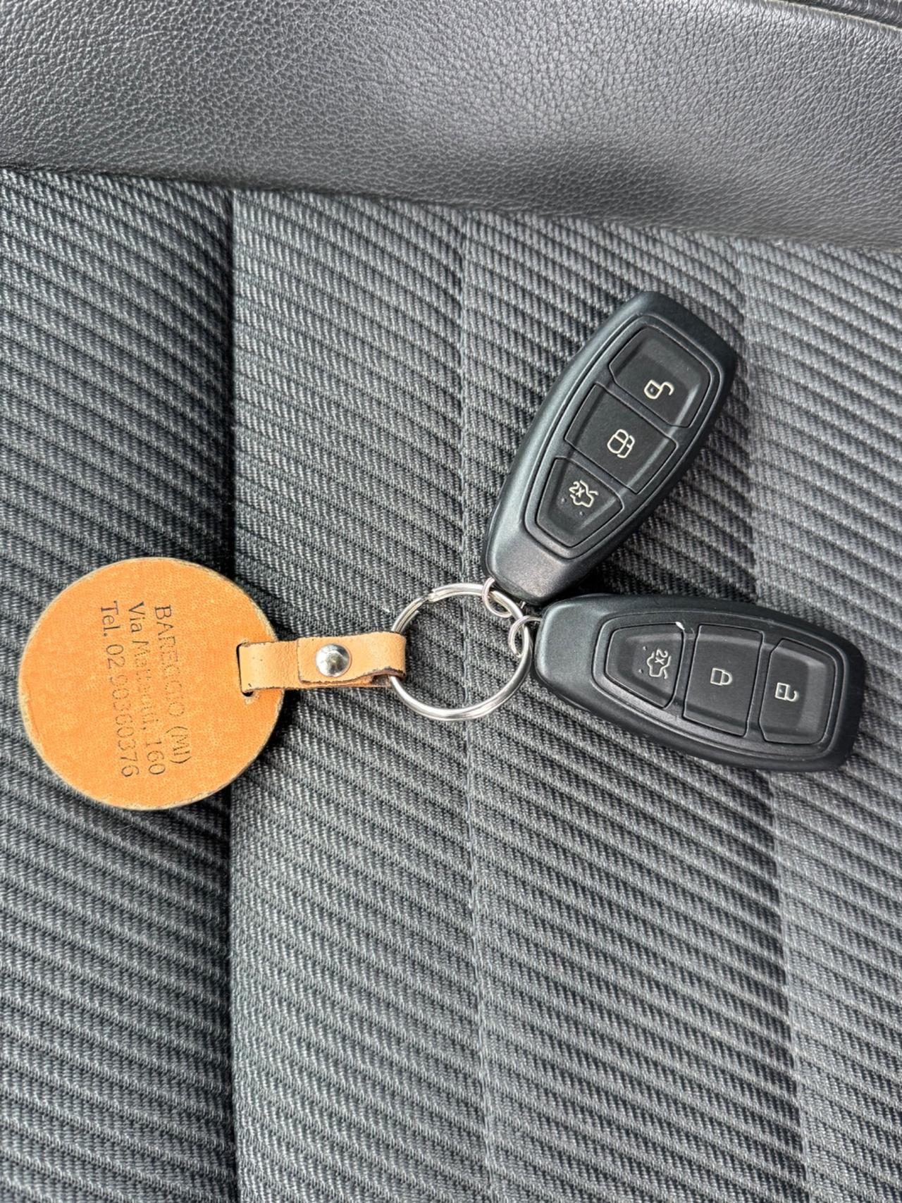 Ford Kuga 2.0 TDCI 140 CV 4WD Powershift Titanium