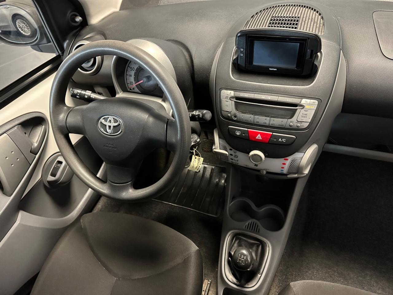 TOYOTA AYGO 1.0 NEOPATENTATI 68CV CONNECT GARANZIA