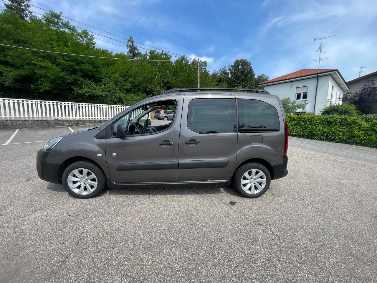 Peugeot Partner Tepee BlueHDi 100 Outdoor