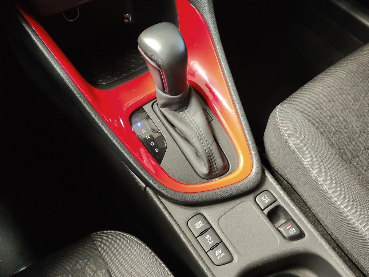TOYOTA Yaris 4ª serie - Yaris 1.5 Hybrid 5 porte Business
