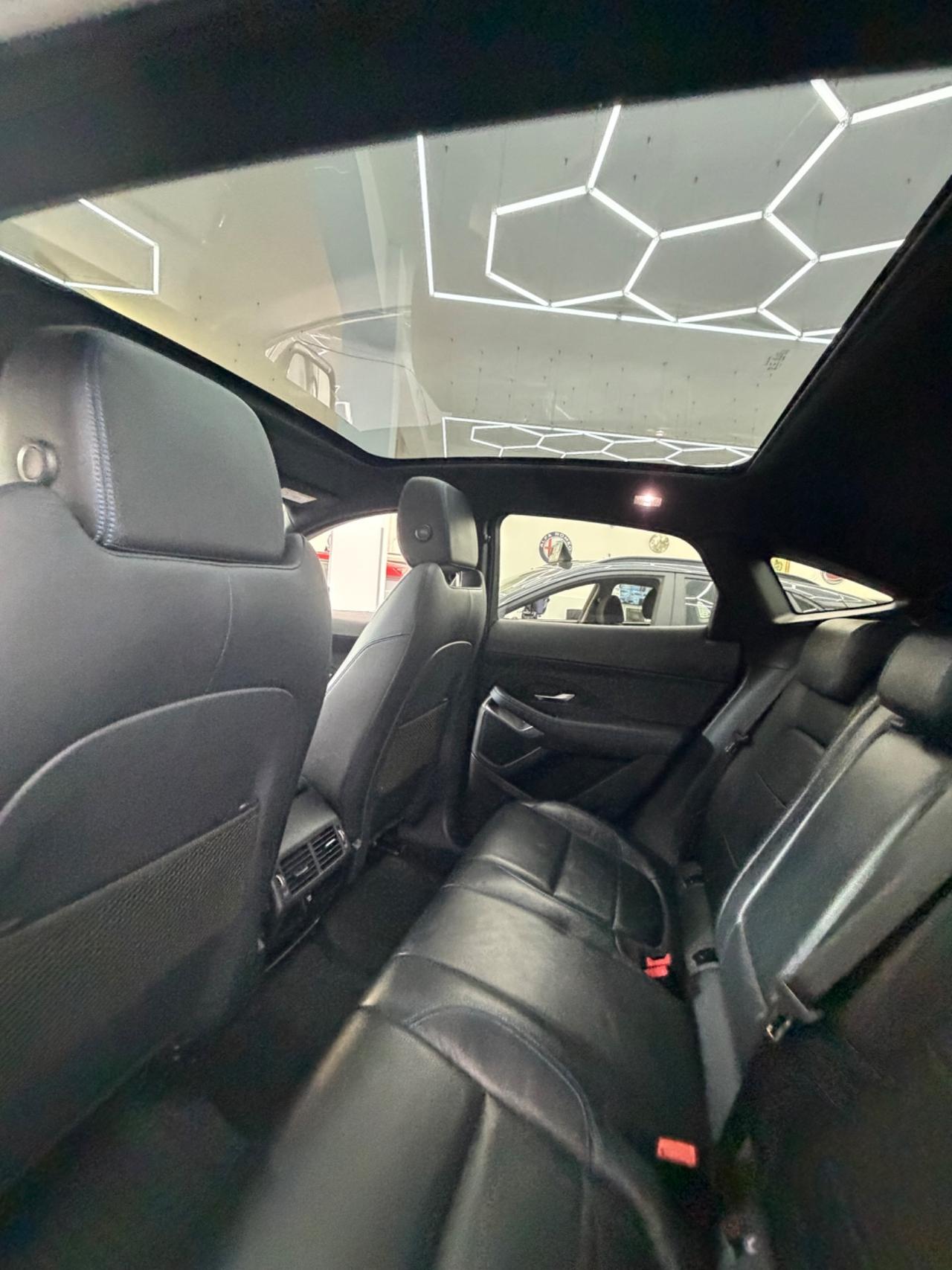 Jaguar E-Pace 2.0D 180 CV AWD aut. R-Dynamic HSE