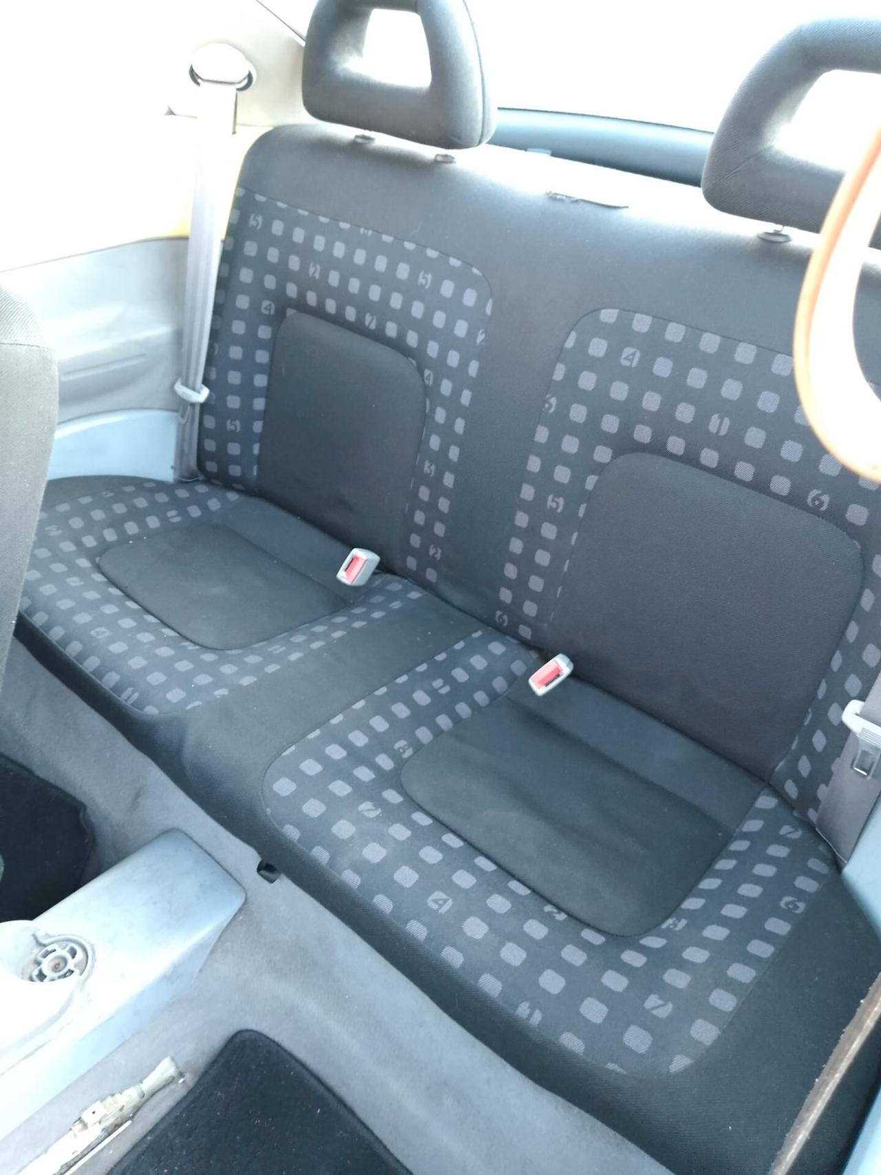 Volkswagen New Beetle 1.9 TDI 101CV