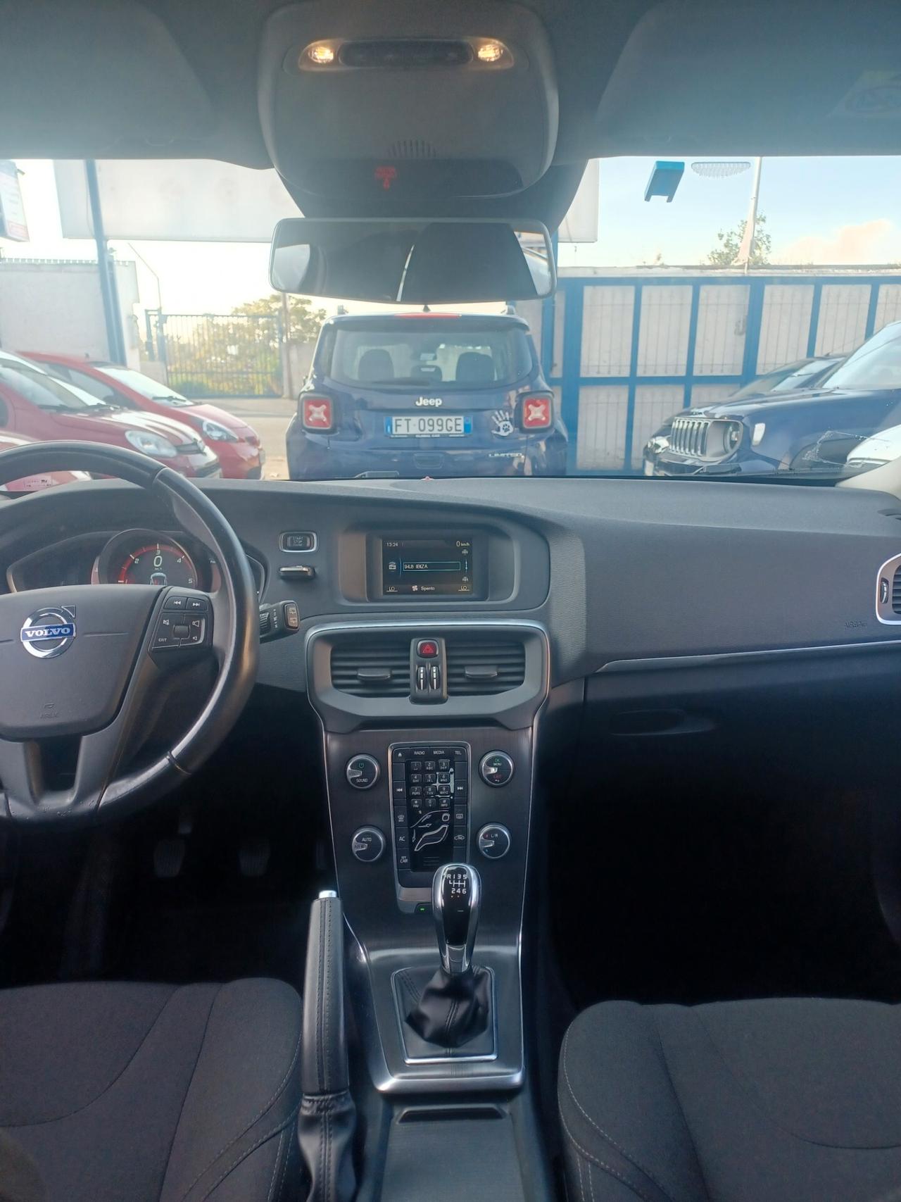 Volvo V40 D2 1.6 Momentum 2015 UNICO PROPRIETARIO