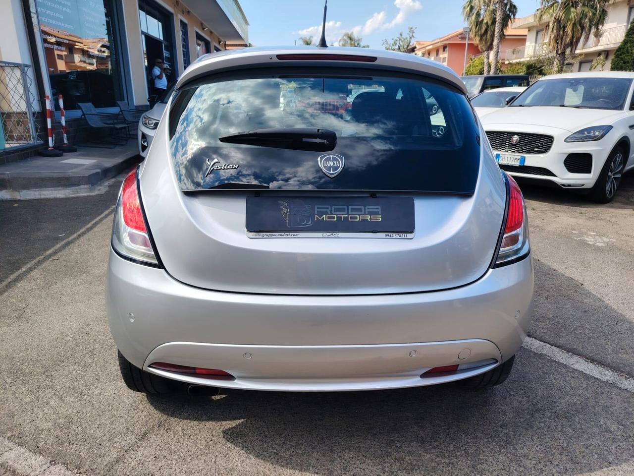 Lancia Ypsilon 1.2 69 CV 5 porte Gold