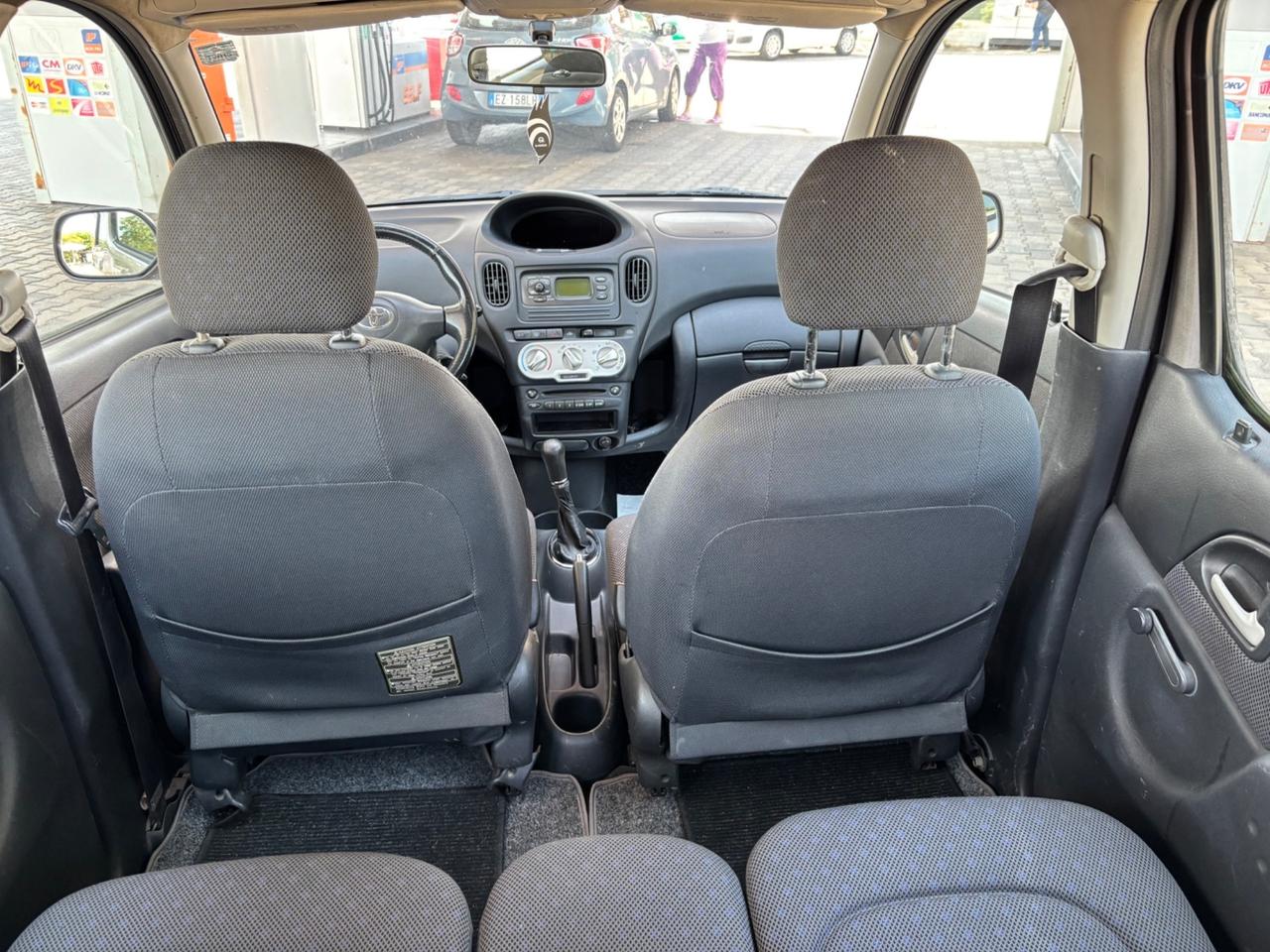 Toyota Yaris Verso 1.3i 16V cat Luna '03