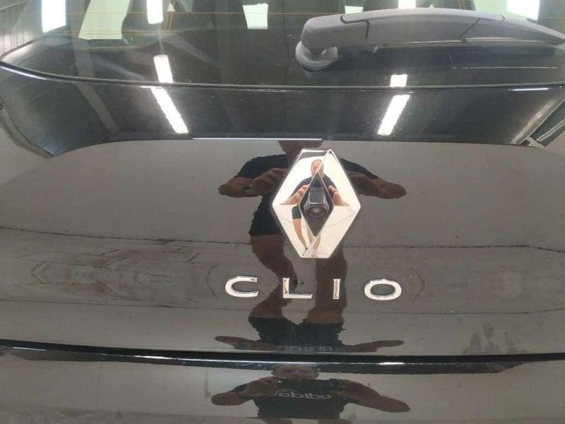 Renault Clio 1.6 E-Tech hybrid Intens 140cv auto my21