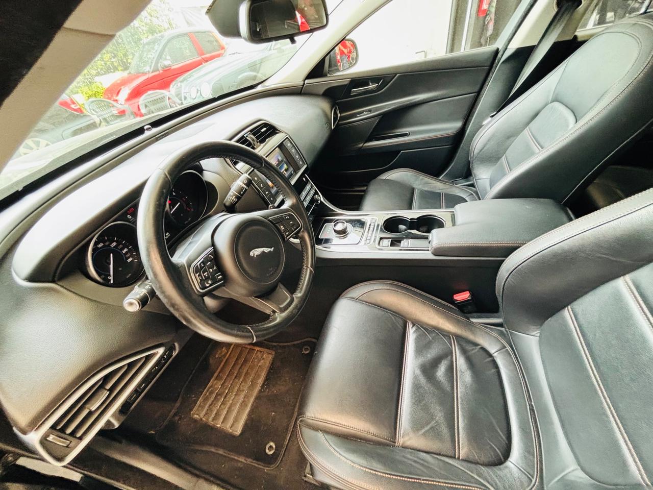 Jaguar XE 2.0 D Turbo Portfolio