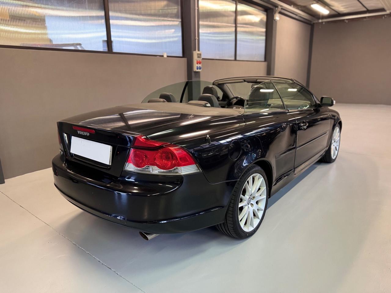 Volvo C70 2.4 D5 20V Momentum