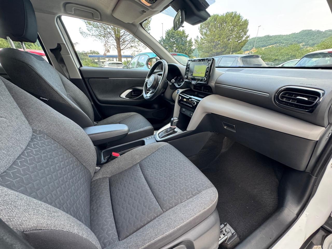 Toyota Yaris Cross 1.5 Hybrid 5p. E-CVT Business