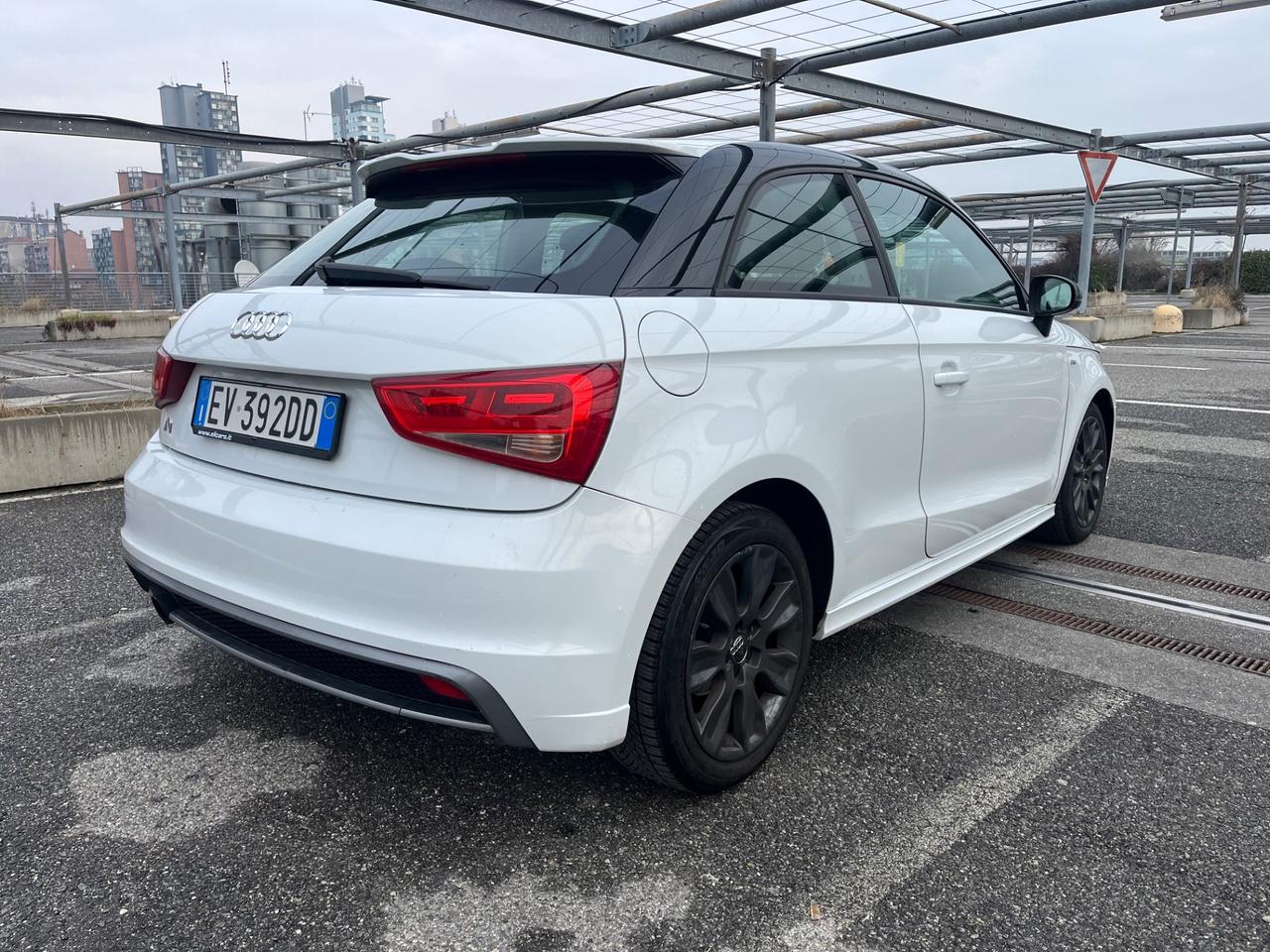 Audi A1 1.6 TDI S line edition