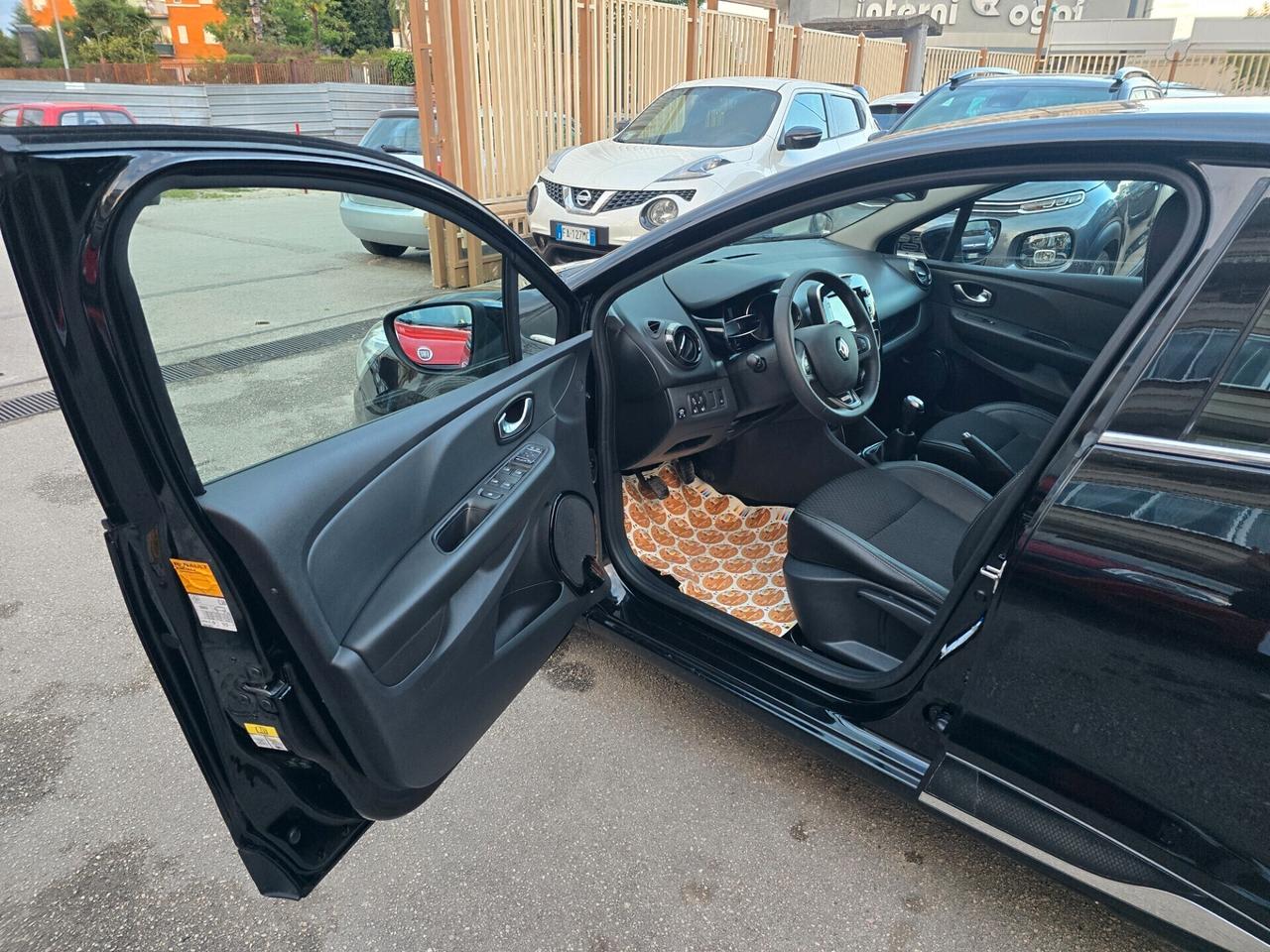 Renault Clio TCe 12V 90 CV GPL 5 porte Moschino Intens