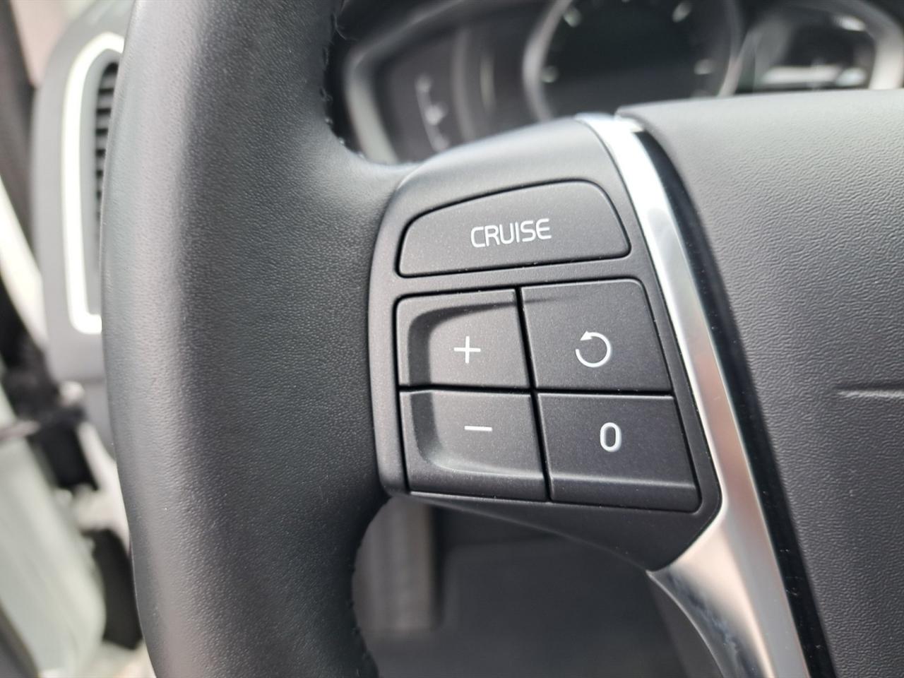 Volvo XC60 2.4 d5 kinetic awd 220cv geartronic