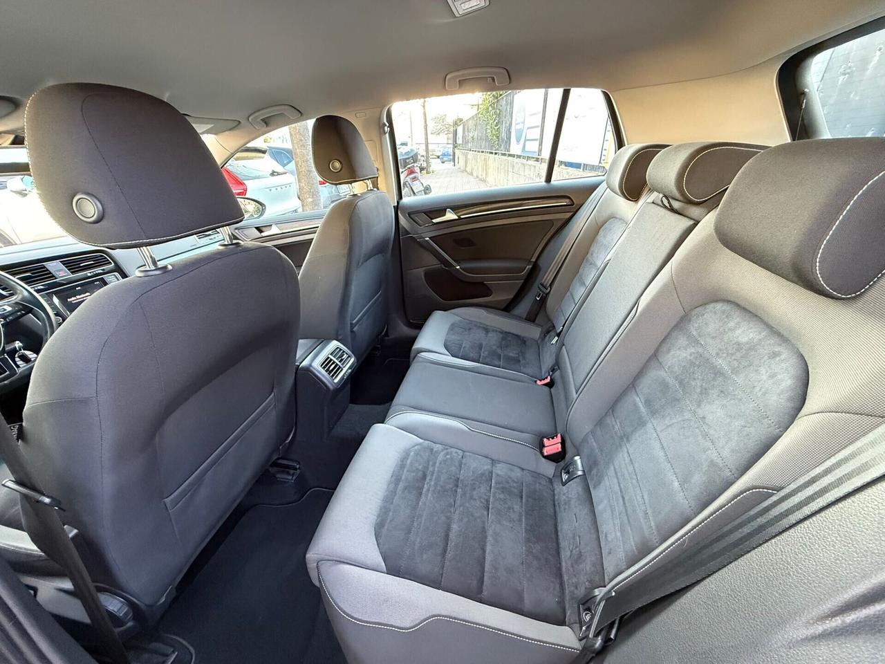 Volkswagen Golf 7 TDI AUT. 7M DIST. FATTA