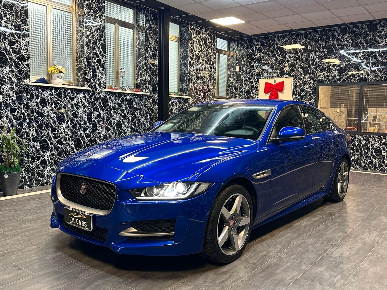 Jaguar XE 2.0 D 240 CV AWD aut. R-Sport
