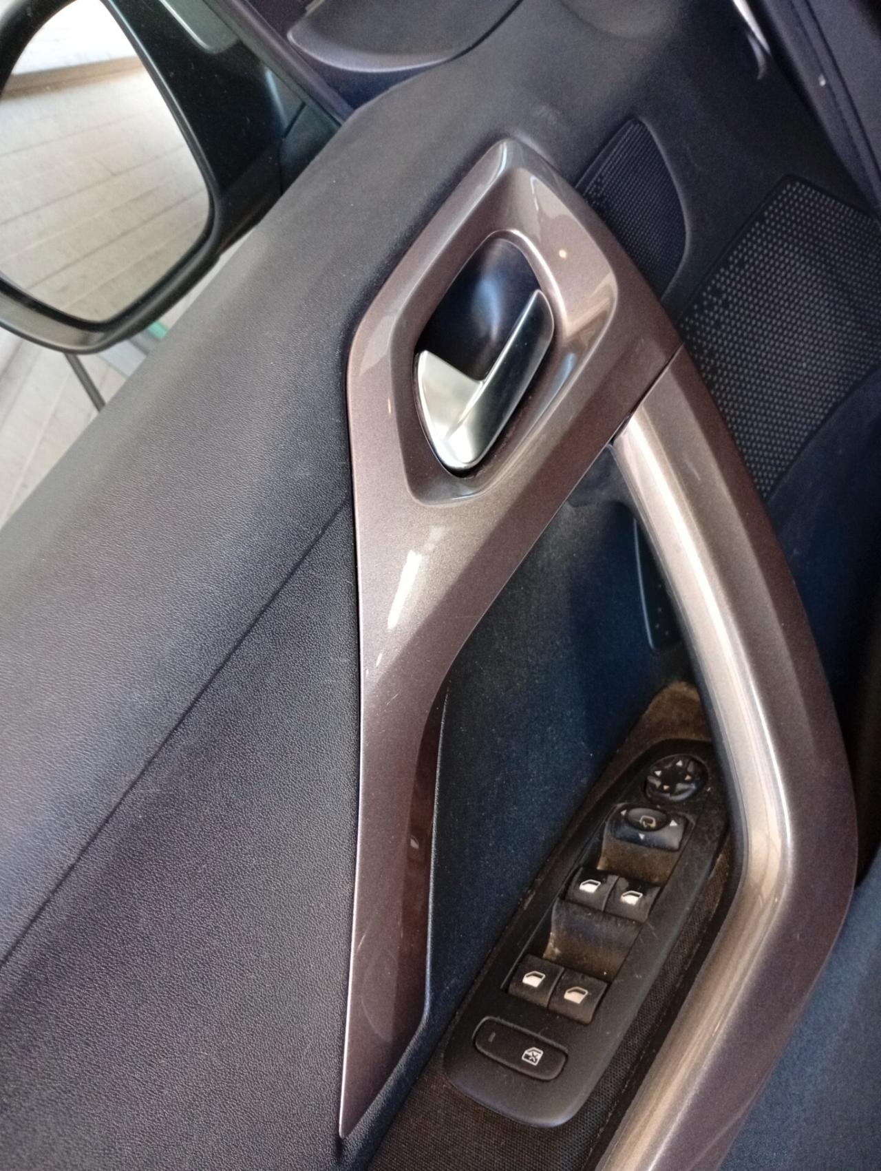 Peugeot 2008 1.2 VTi 82CV Allure