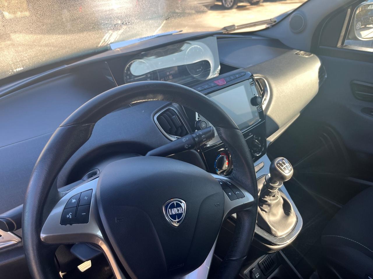 Lancia Ypsilon 1.0 FireFly 5 porte S&S Hybrid Gold Plus