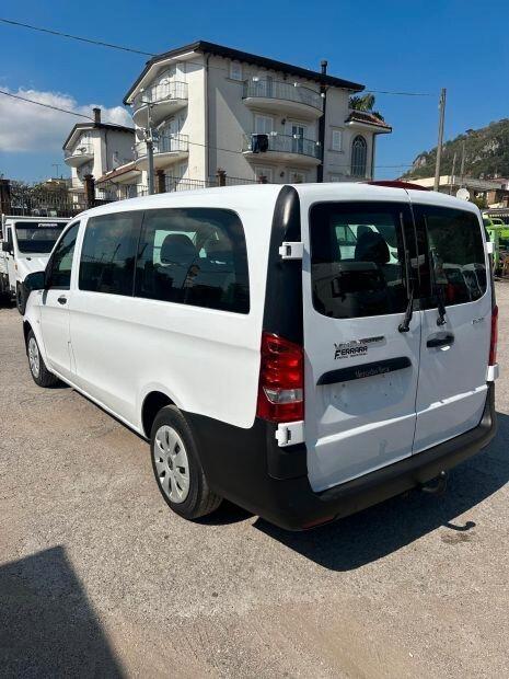Autocarro pulmino Mercedes 9 posti