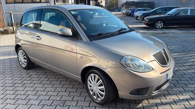 Lancia Ypsilon 3 Porte Ypsilon 1.2 8v Platino