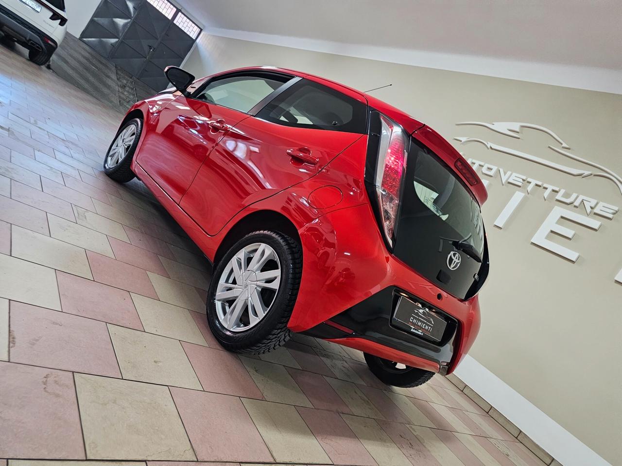 Toyota Aygo 1.0 VVT-i 69 CV 5 porte x-cool