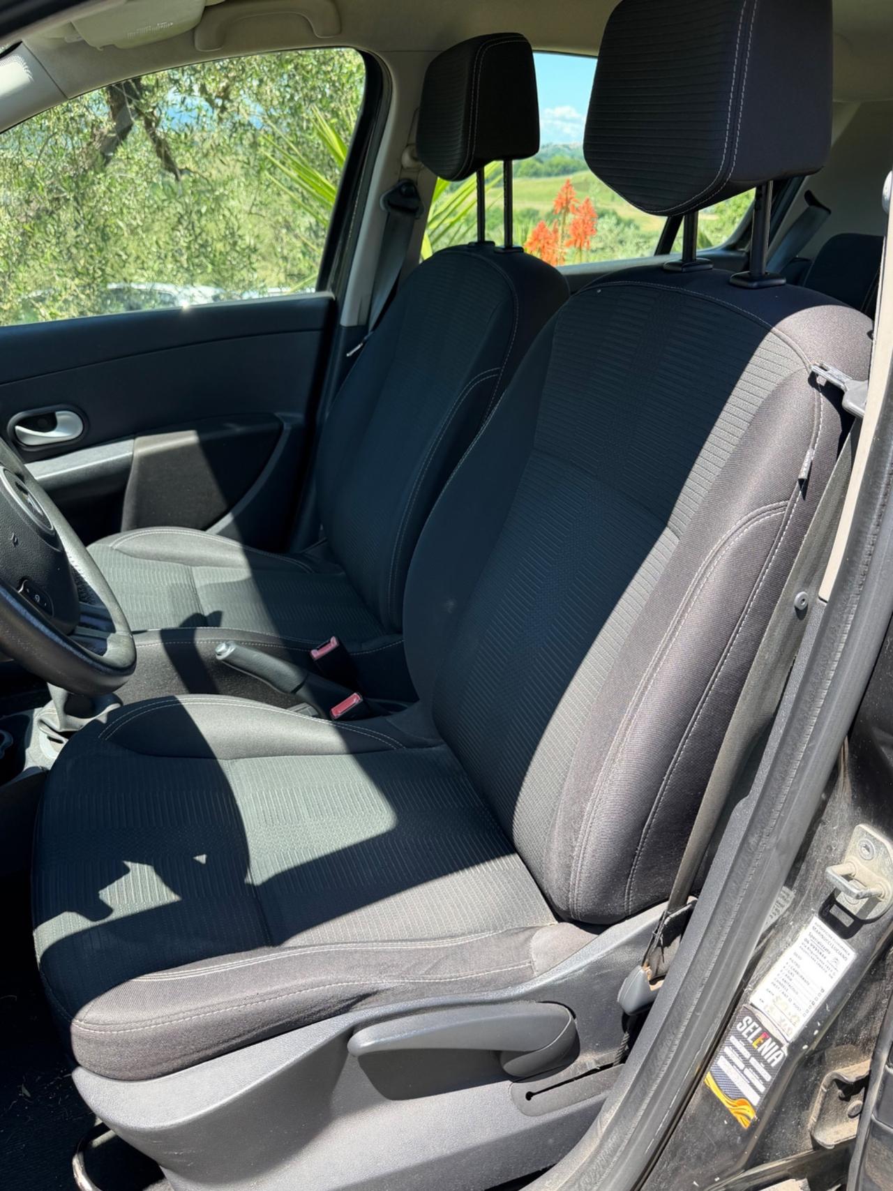 Renault Clio 1.2 16V 5 porte Dynamique
