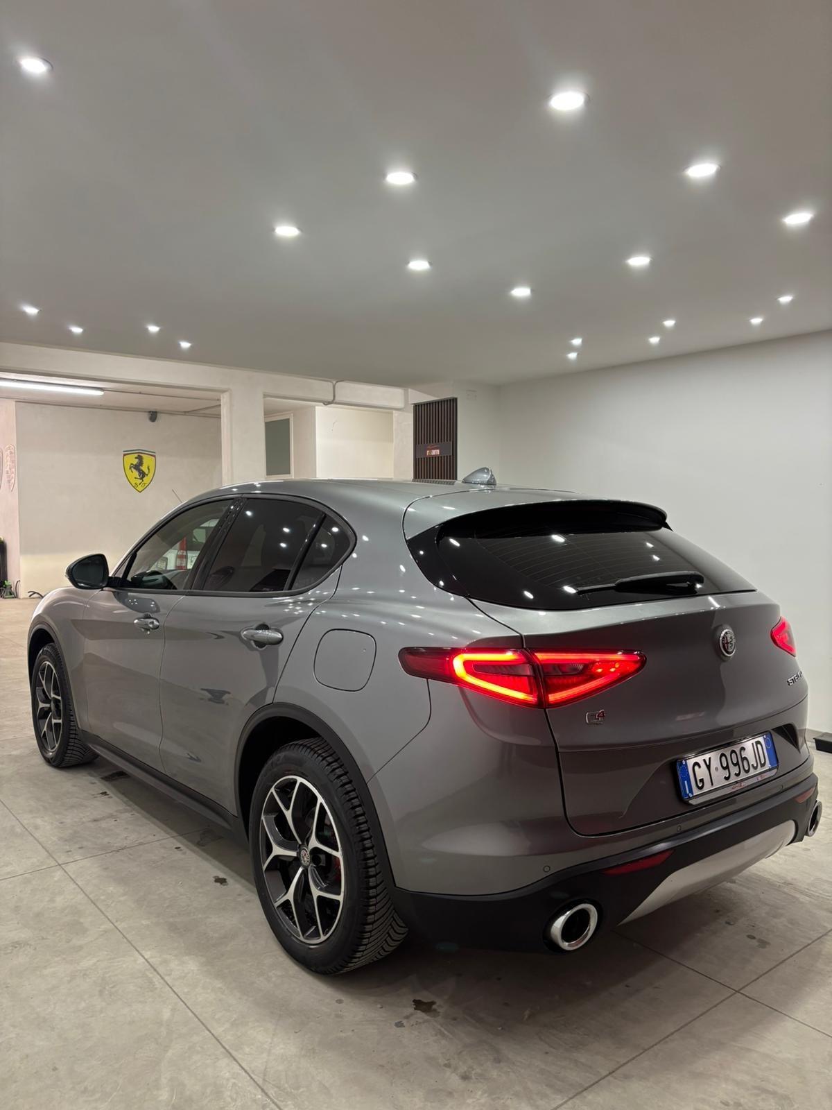 Alfa Romeo Stelvio 2.2 Turbodiesel 210 CV AT8 Q4 Super